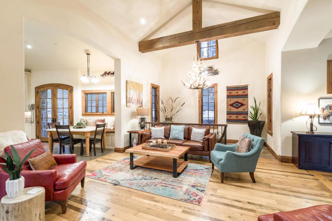 Twin Elk Chalet